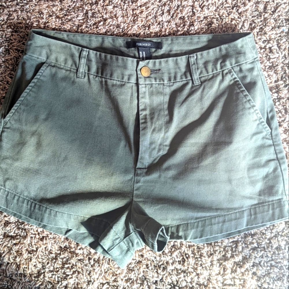 Green cotton short shorts